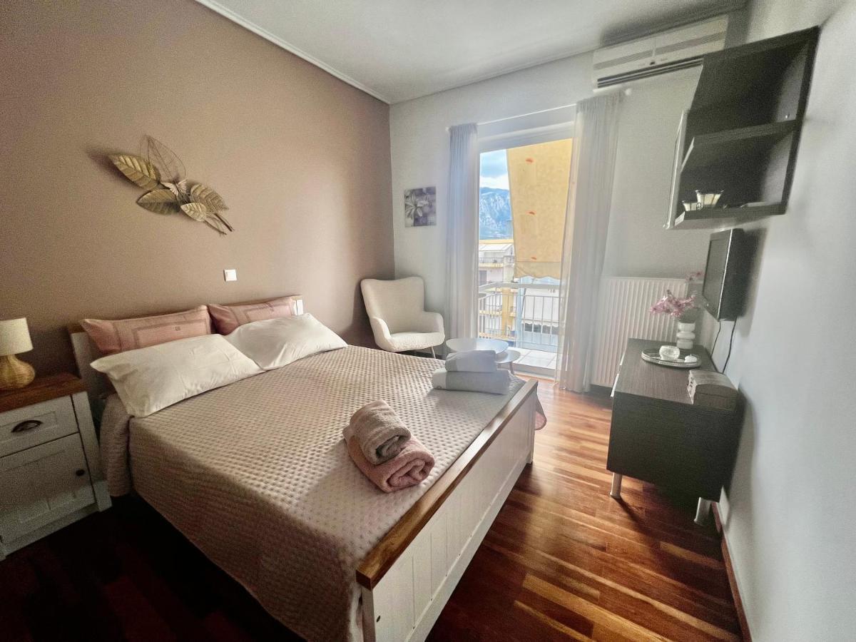 Elegant Downtown Retreat Appartement Kalamáta Buitenkant foto