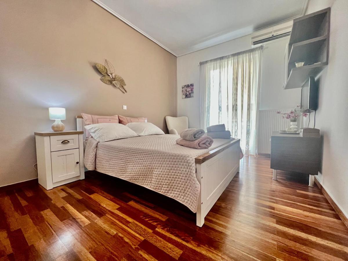 Elegant Downtown Retreat Appartement Kalamáta Buitenkant foto