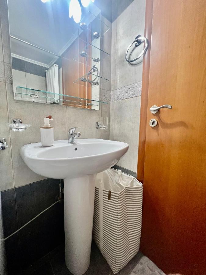 Elegant Downtown Retreat Appartement Kalamáta Buitenkant foto