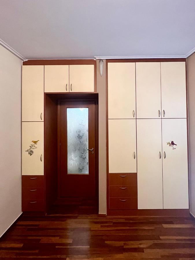 Elegant Downtown Retreat Appartement Kalamáta Buitenkant foto